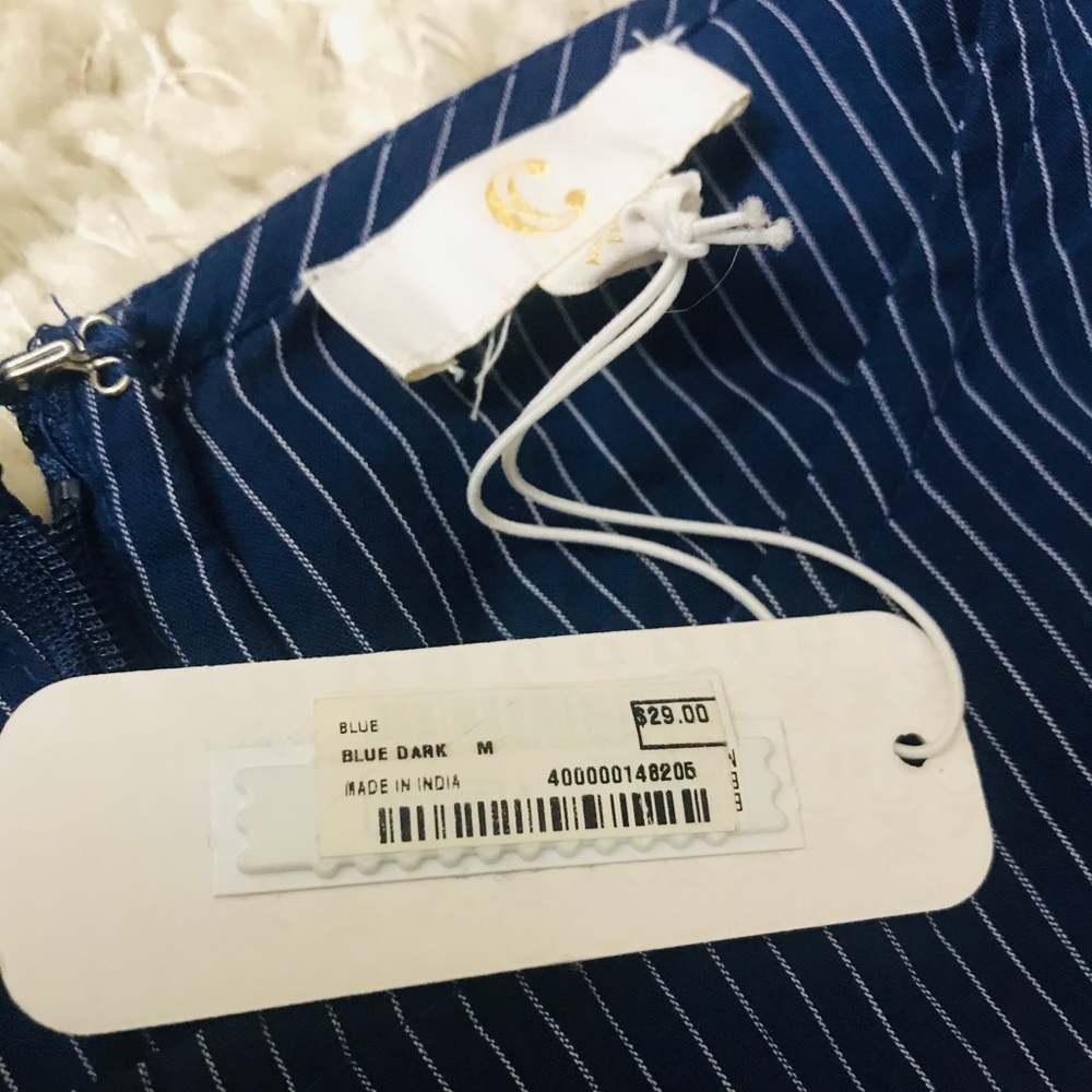 Dress - Picture 6 of 8